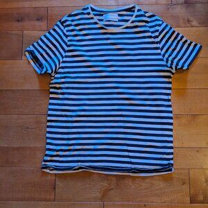 Stripped black and white t-shirt